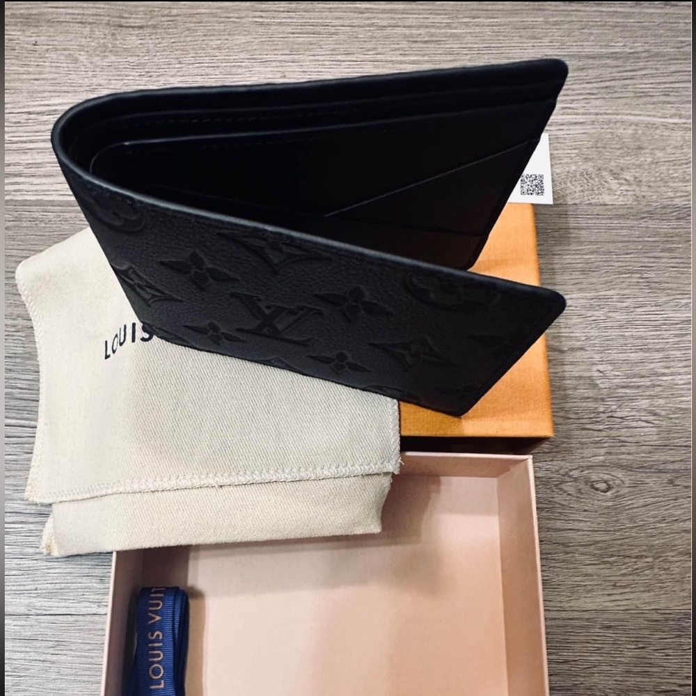SOLD - Louis Vuitton Multiple Black Wallet - Picture 3 of 5